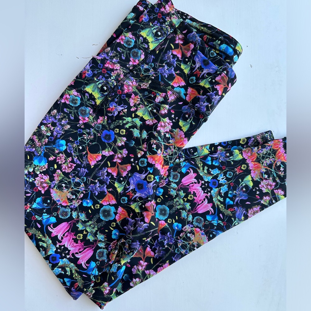 EUC Lululemon Floral Print Leggings Tights Size 14. Pretty!